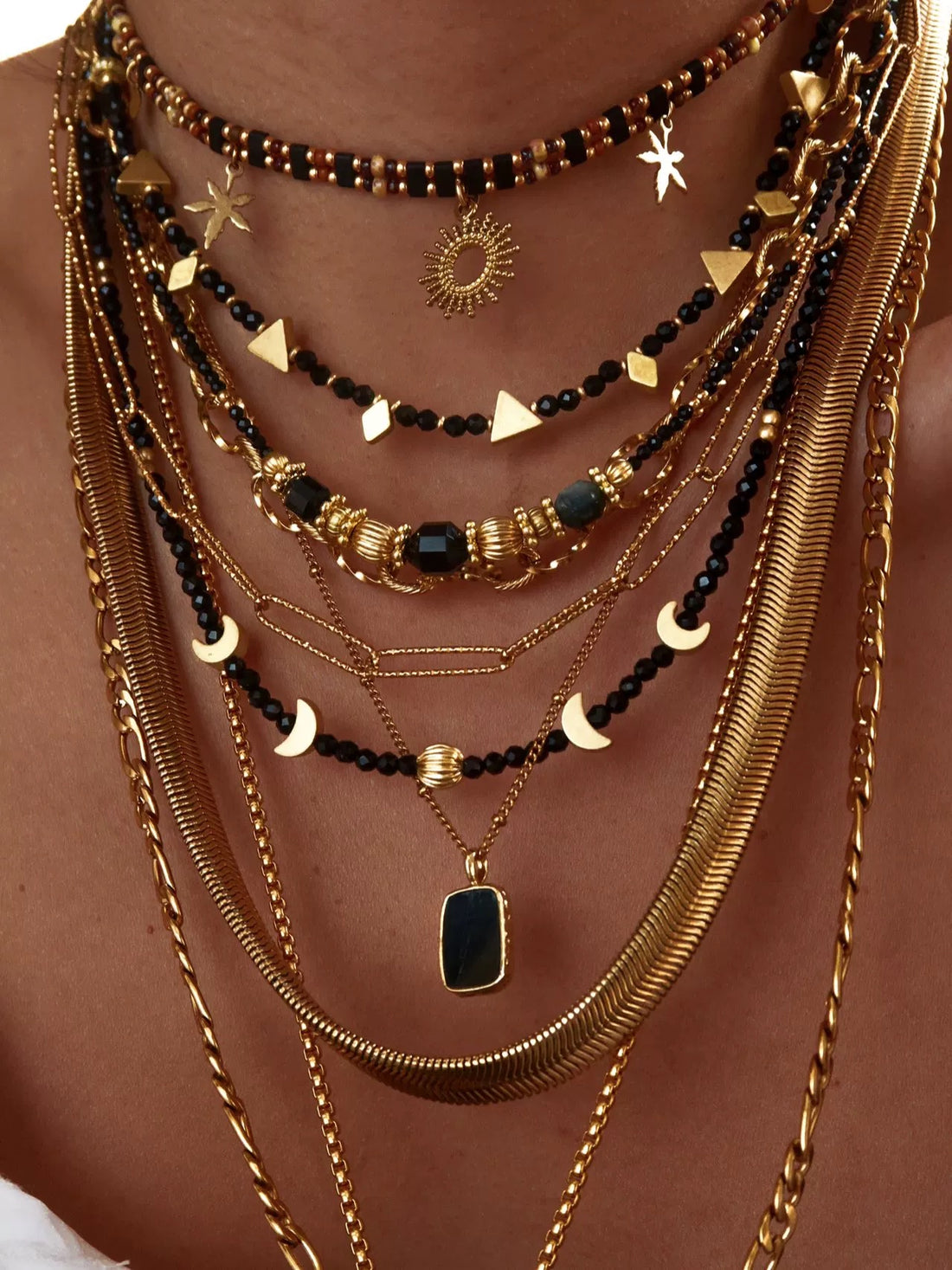 Amor Grace｜Cleopatra with classic black and gold charm｜Black spinel agate moon phase necklace