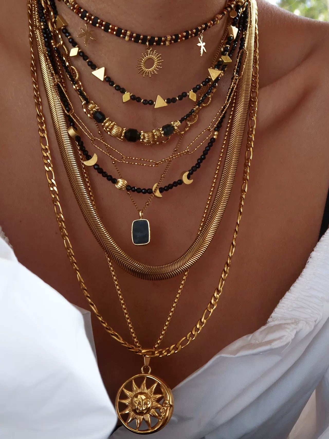 Amor Grace｜Cleopatra with classic black and gold charm｜Black spinel agate moon phase necklace